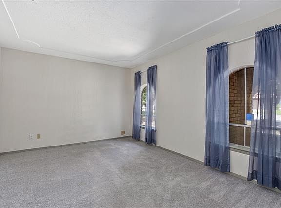 5th image of 1911 Northcliff Dr