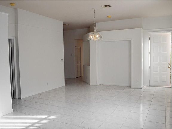 3rd image of 3959 NW 89th Ave