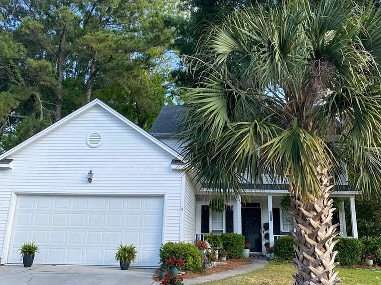 1290 Horseshoe Bnd — Photo 1