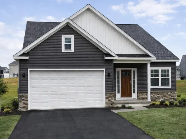 4 Family Dr, Carlisle, PA 17013