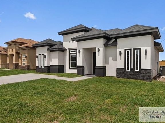 3rd image of 6112 Dakota Garden Cir