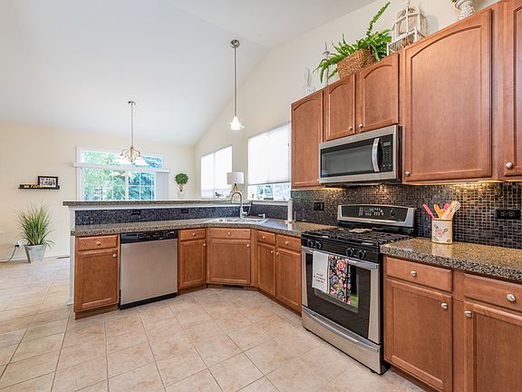 3rd image of 13124 Birmingham Ct