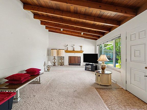 4th image of 3002 Malden Pl