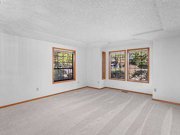 5th image of 15003 SE McGillivray Blvd