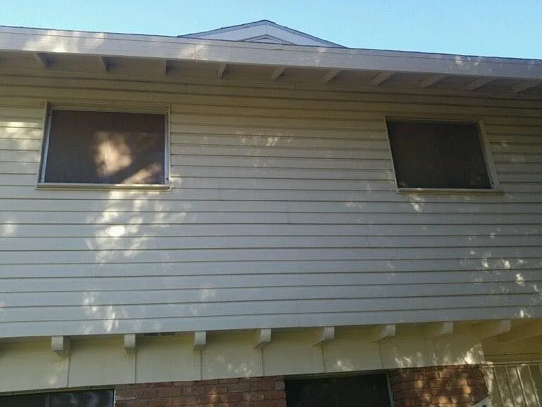 6660 N 43rd Ave — Photo 2