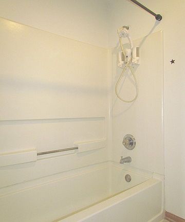 3rd image of 2812 River Bend Ln
