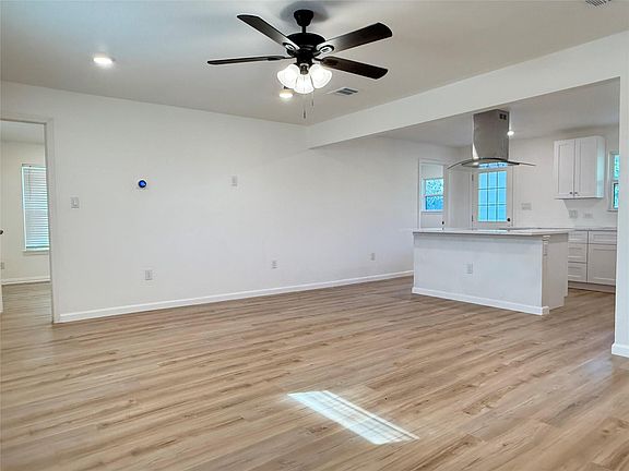 5th image of 800 Old Thorndale Rd