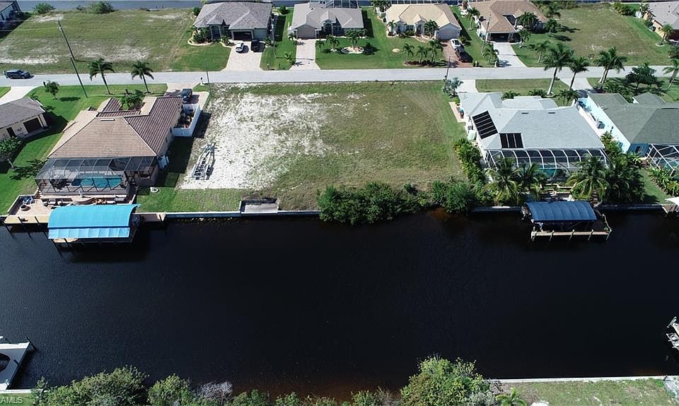 1st image of 421 NW 39th Ave
