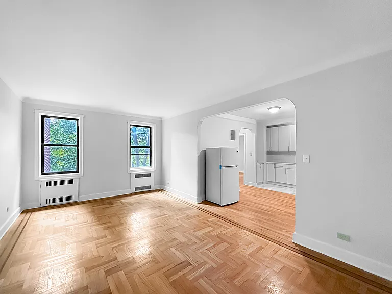 1685 E 5th St #5H — Photo 4