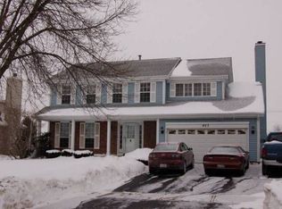 927 Ridge Trl, Carol Stream, IL 60188