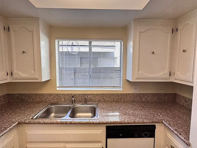 3781 Green Ave #2 — Photo 8