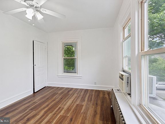 5th image of 313 Dartmouth Ave