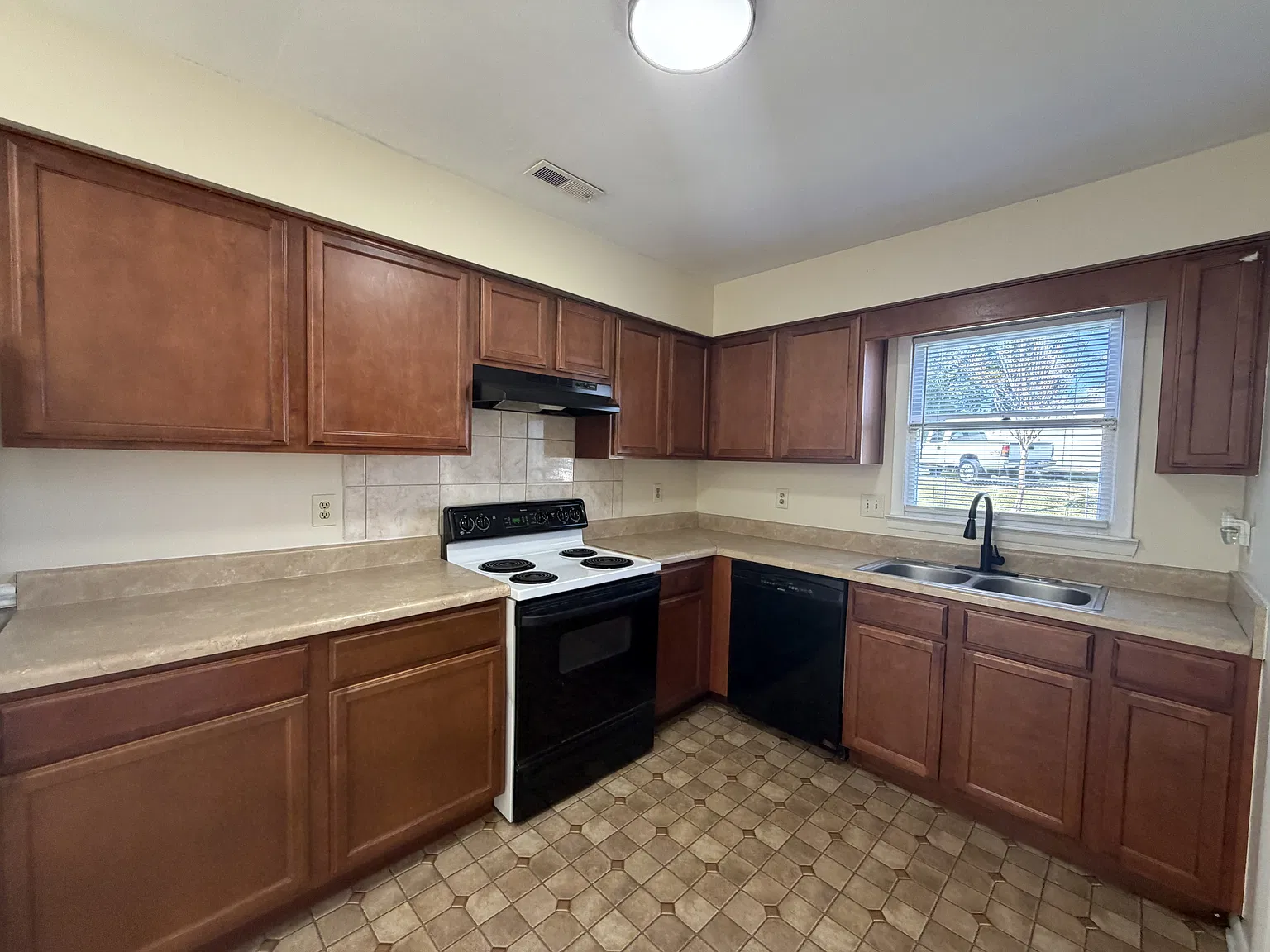 1019 Blue Leaf Place - 1 — Photo 3