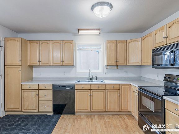 3rd image of 1323 Berea Ct