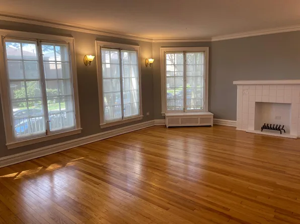 723 Dobson St APT 1A, Evanston, IL 60202