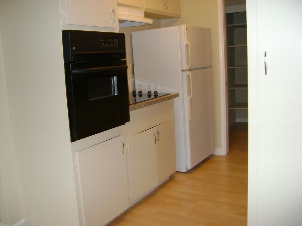 1st image of 376 College Ave APT 7