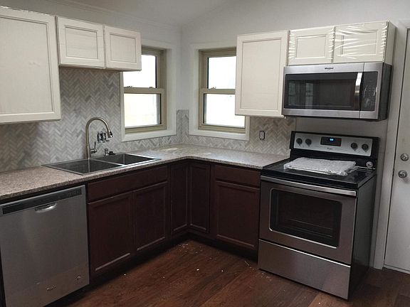 Kitchen (it has a sky light which keeps it bright all day)