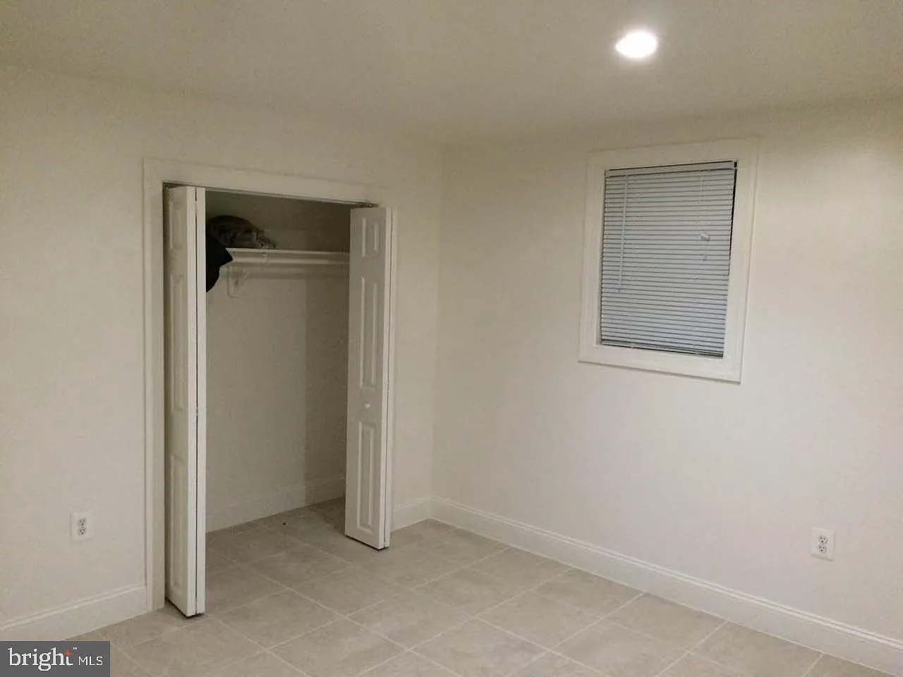 1 bed, 1.0 bath, 300 sqft, $750 — Photo 1