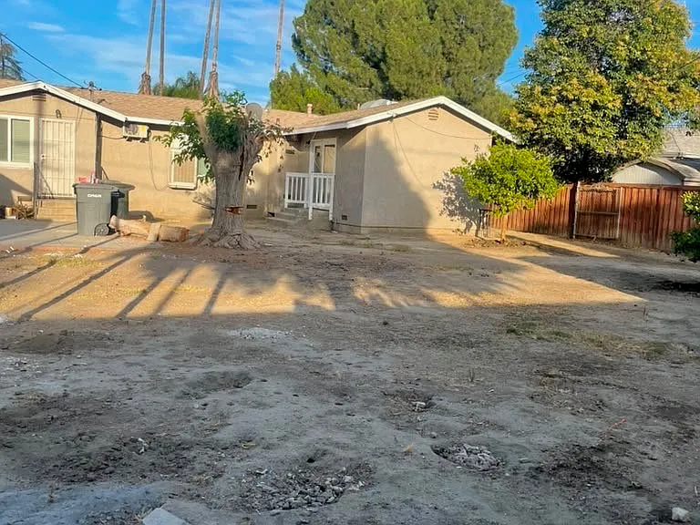 317 Terry Ln — Photo 3