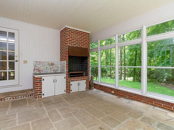 5th image of 2150 Quaker Ln