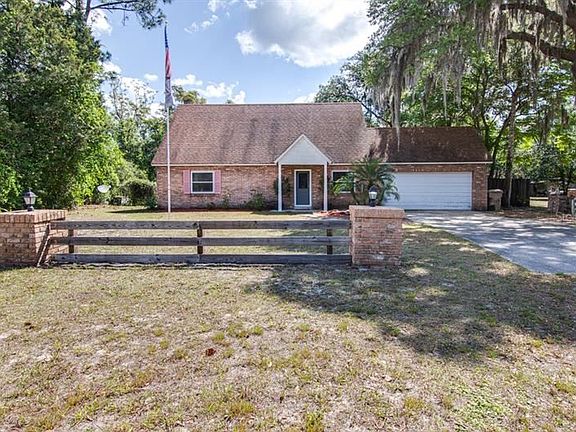 2nd image of 43542 Dixie Dr