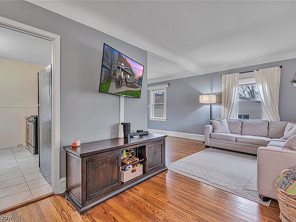 5th image of 2205 Olive Ave