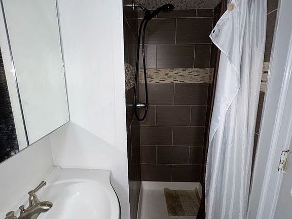 5th image of 970 Broadway #1R