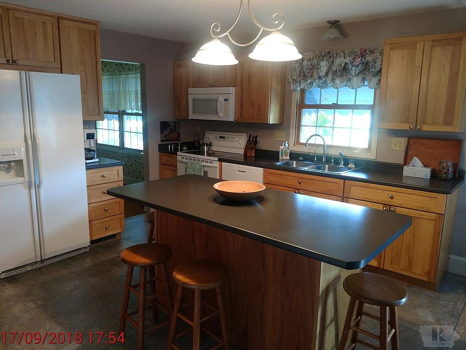 2nd image of 528 12th Ave