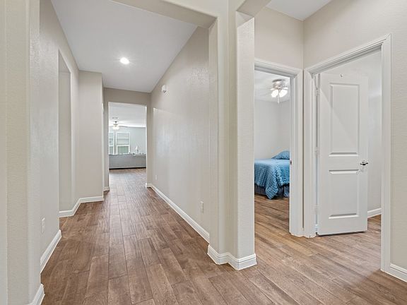 5th image of 16133 Bronte Ln
