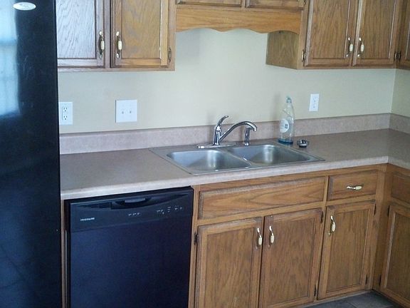 3rd image of 119 Laurel Ln