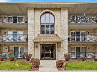 6262 S Gullikson Rd APT 1N, Chicago, IL 60638