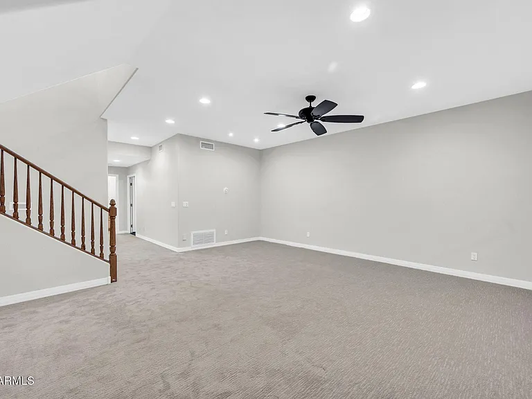 4213 E Edgemont Ave — Photo 11