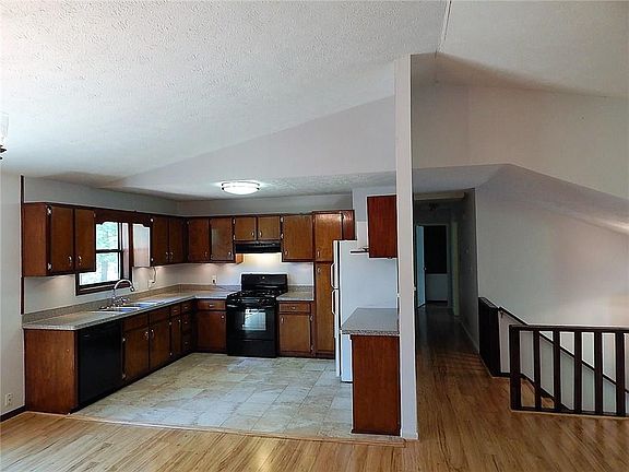 5th image of 4026 Doeskin Ct SE