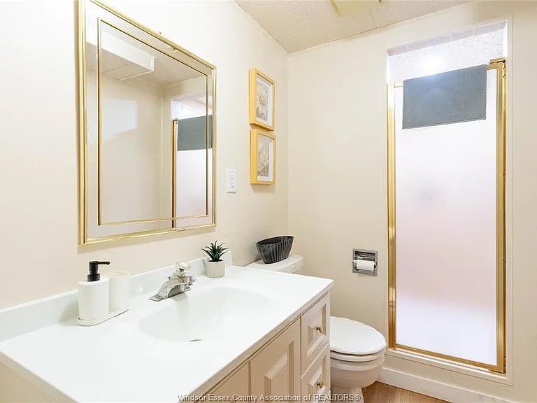 760 Wallace Ave — Photo 19