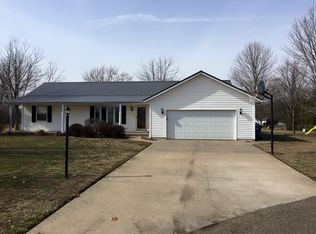 200 Caboose St, Ursa, IL 62376