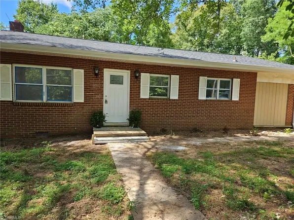 3298 State Highway 89 E, Walnut Cove, NC 27052