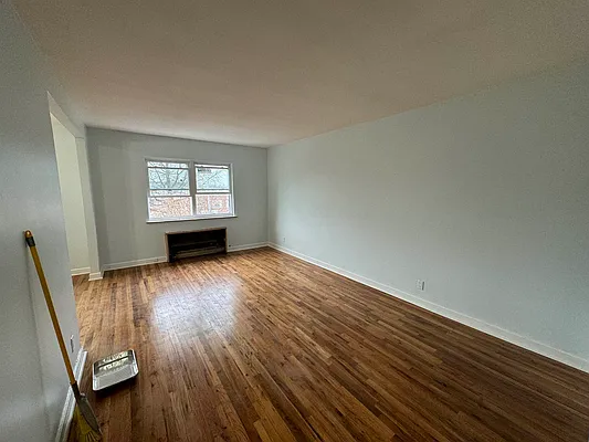 Rented by Amorelli Realty | media 19