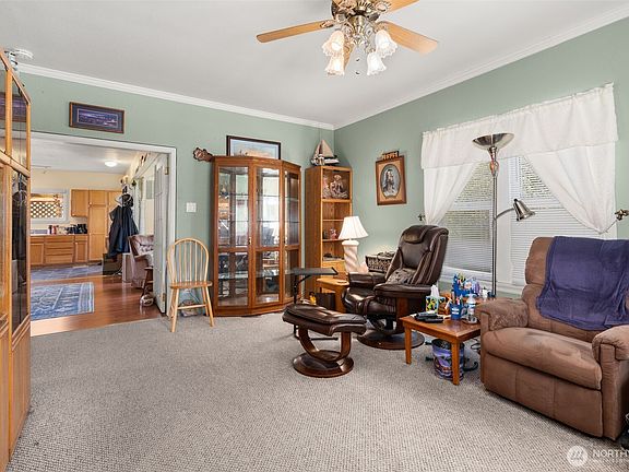 4th image of 153 SW Lewis Street