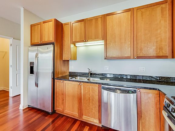 4th image of 1449 N Wicker Park Ave APT 402