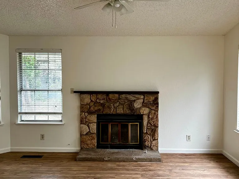 1141 Ambassador Dr — Photo 3