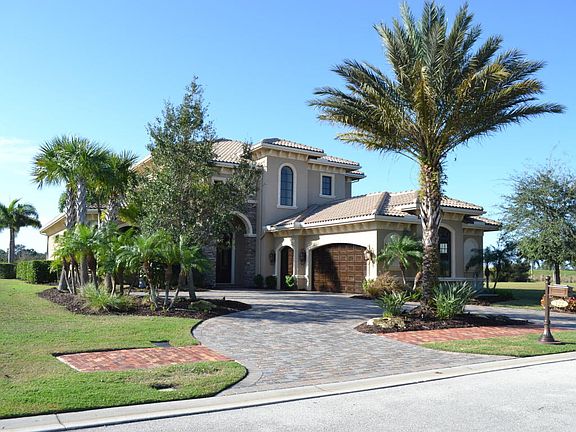 2nd image of 129 SE Tramonto St