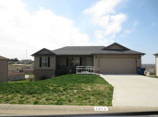 1213 S Solaira St, Ozark, MO 65721