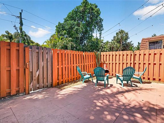 4th image of 1466 Park Shore CIR #3