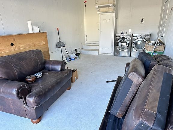 3rd image of 202 Dianna Dr