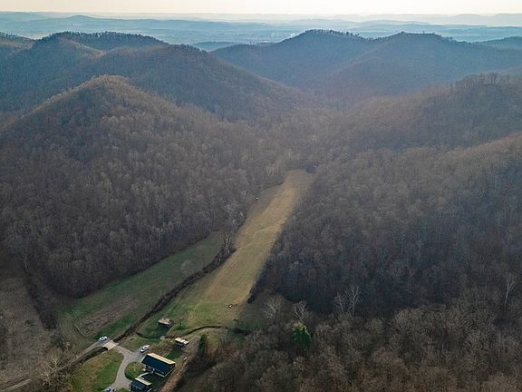 4th image of 338 Anderson Ln