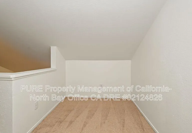 234 Courtyards E — Photo 16