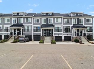 2717 Bristol Ridge Dr, Ann Arbor, MI 48105