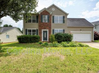 9 Blossom Park Ct, Mauldin, SC 29662