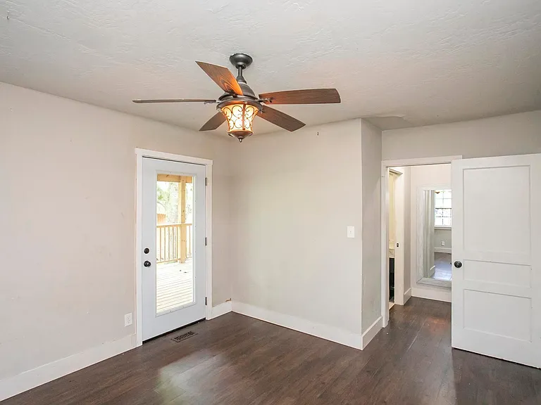 313 Archwood Dr — Photo 3