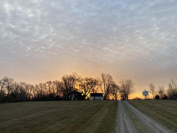 4th image of 2800 S Olivet Rd